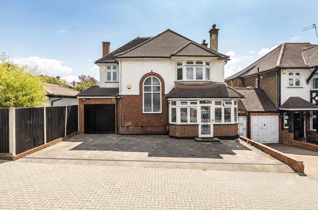 Property photo 1 of 17 Davidson Frost-Wellings, Dfw, Trevelyan Crescent,