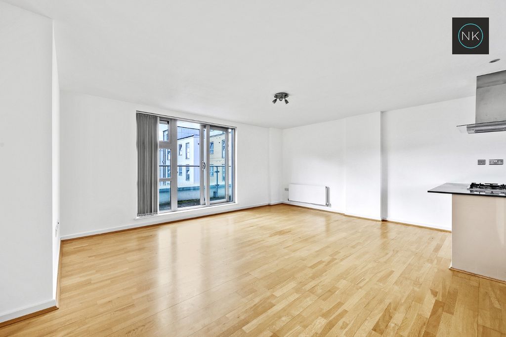 Property photo 2 of 21 3492145