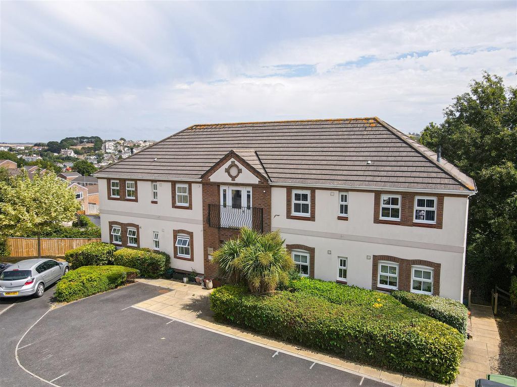 Property photo 2 of 14
