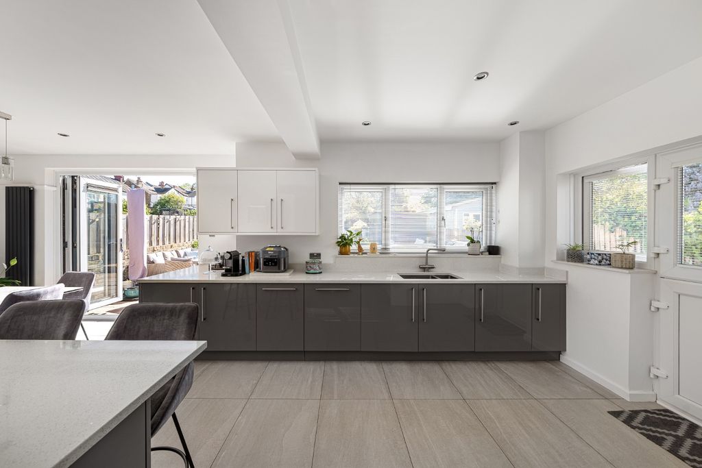Property photo 2 of 40 4496762