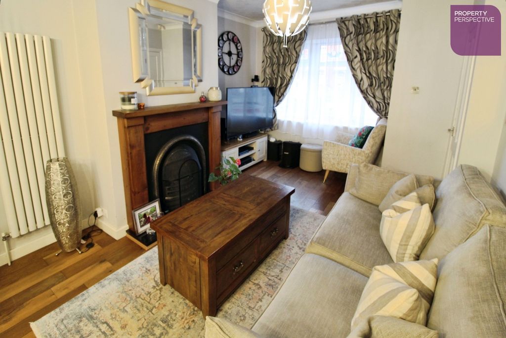 Property photo 2 of 15 Lounge