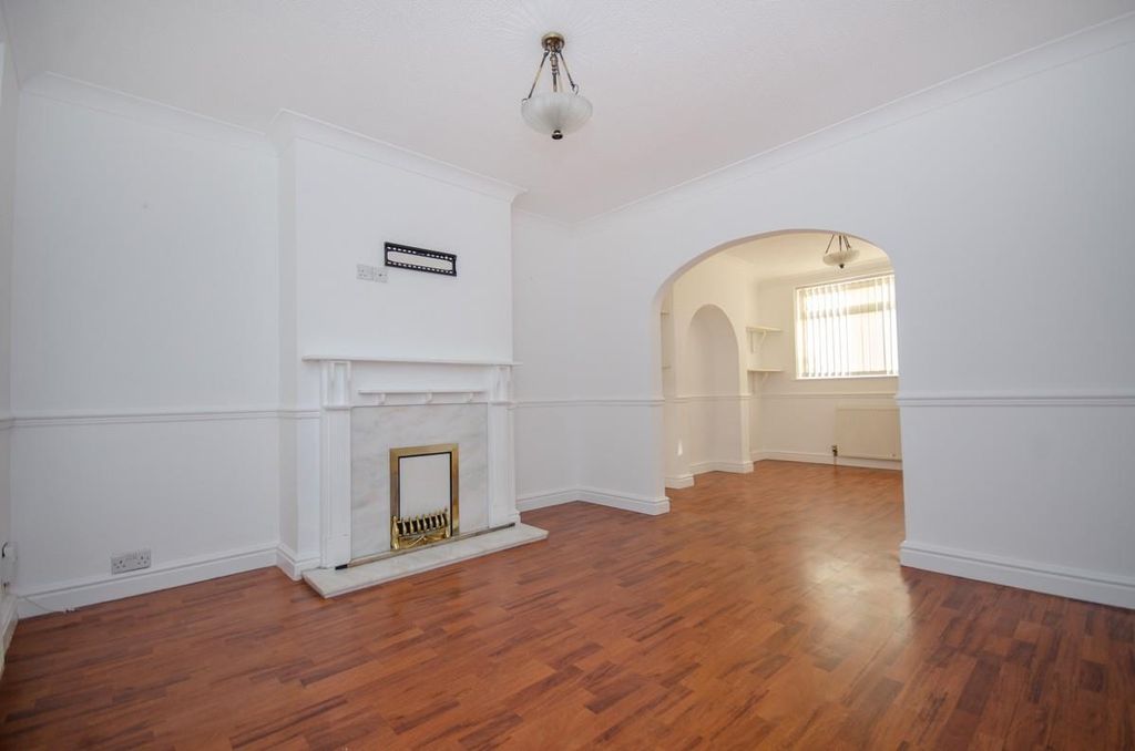 Property photo 2 of 18 Lounge.Jpg