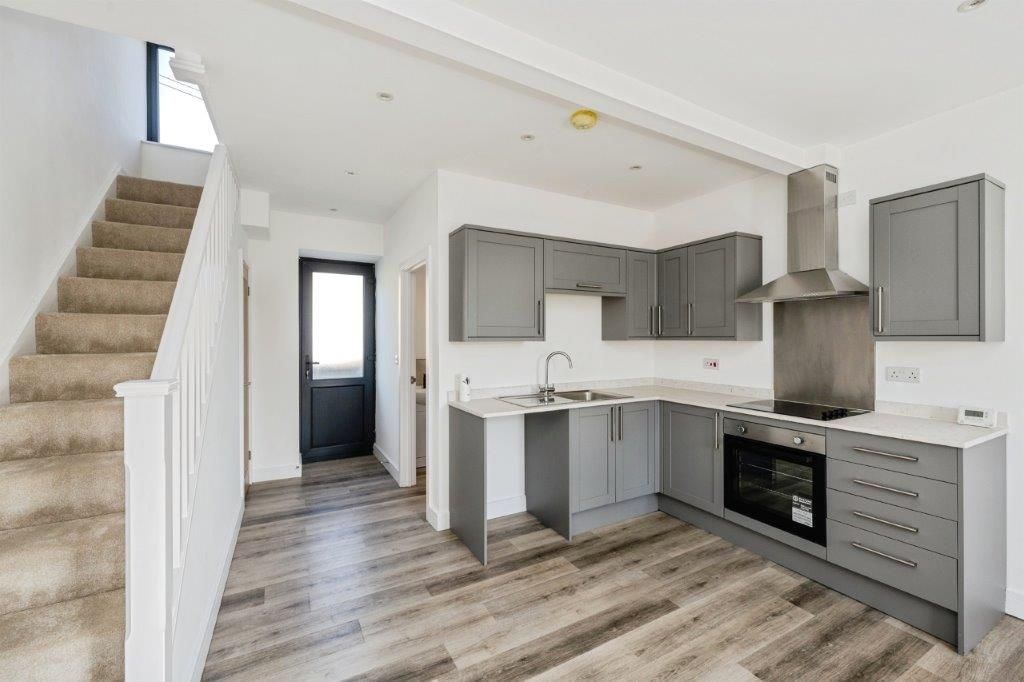 Property photo 3 of 17 Balcony