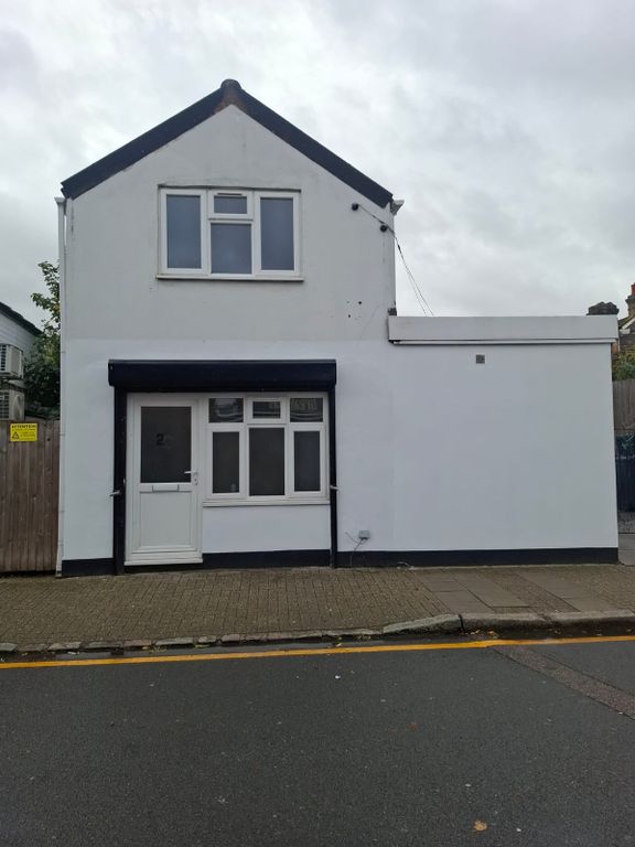 Property photo 1 of 10 1 Bed Flat To Rent Chatterton Road, Bromley Br2 9Qn