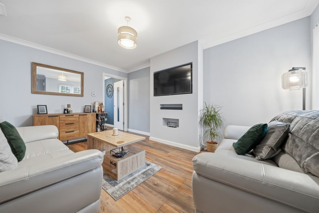 Property photo 2 of 24