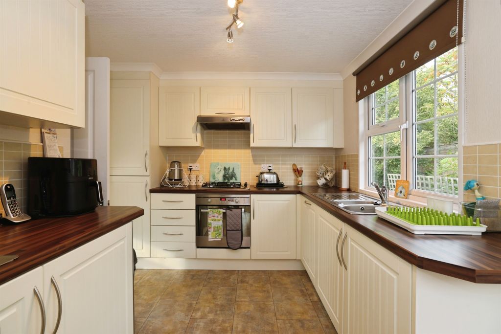 Property photo 2 of 16