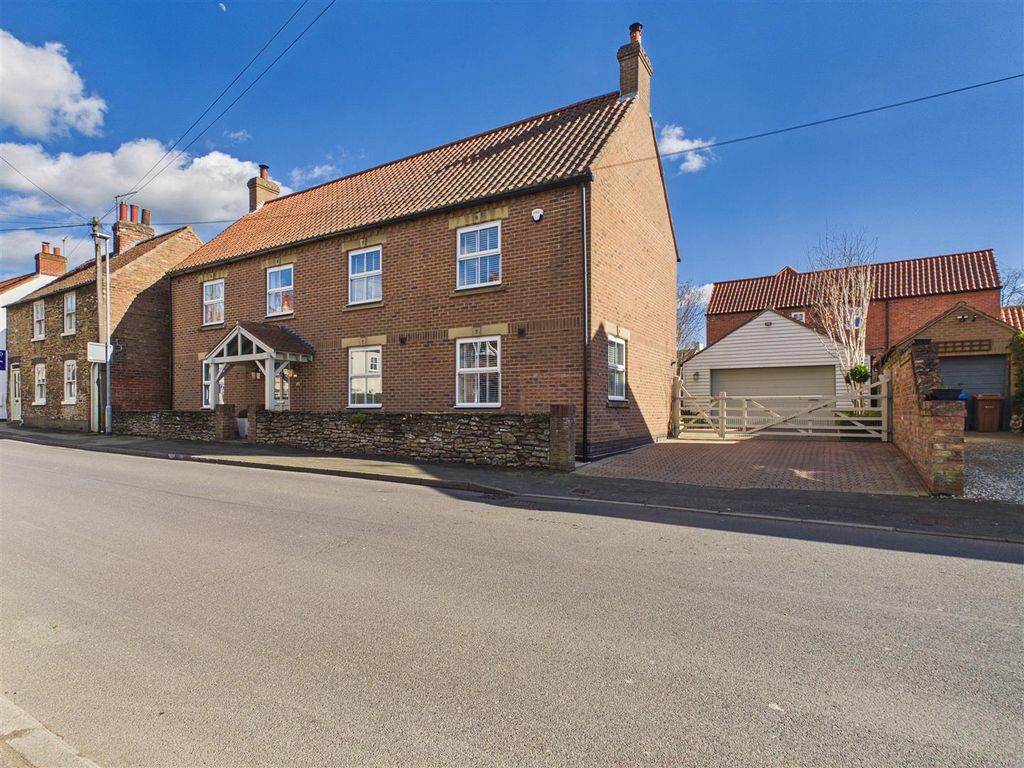 Property photo 1 of 35 Cam03303G0-Pr0345-Still061.Jpg