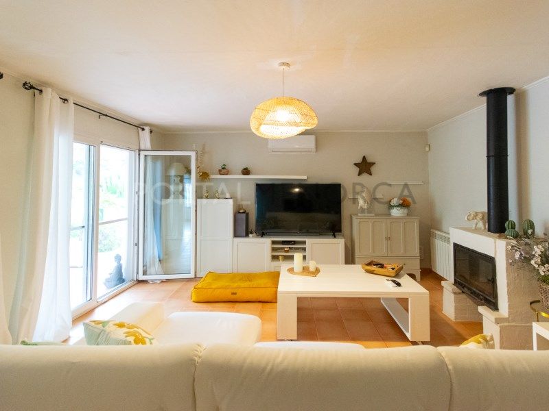 Property photo 2 of 81