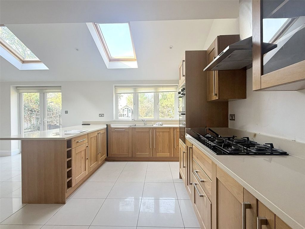 Property photo 3 of 21 Picture No. 03