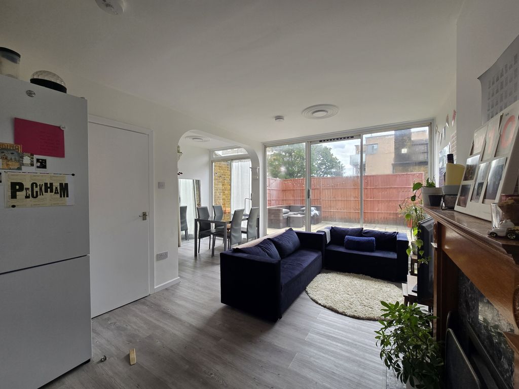Property photo 1 of 10 Nelsons Are Proud To Present This Newly Refurbished Four Bedroom Two Bathroom Flat With A Separate Study And Large Terrace, Perfectly Located In The Heart Of Peckham.