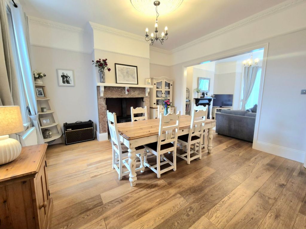 Property photo 3 of 25 Dining Room