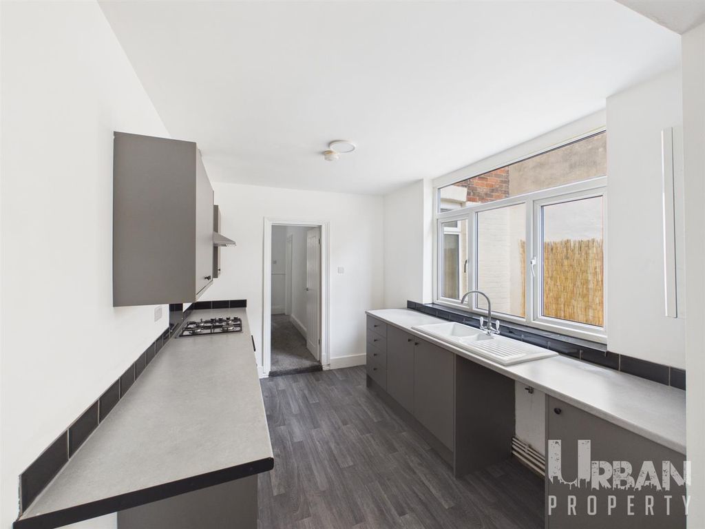 Property photo 3 of 17 Cam03038G0-Pr0263-Still007.Jpg