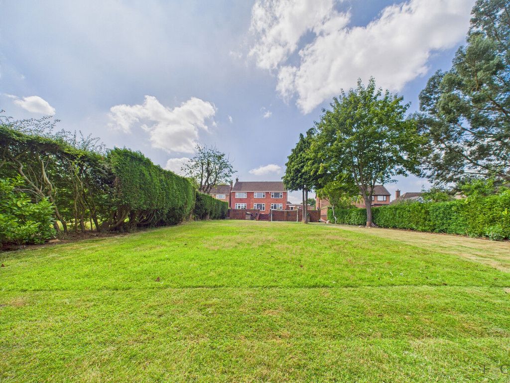 Property photo 3 of 25