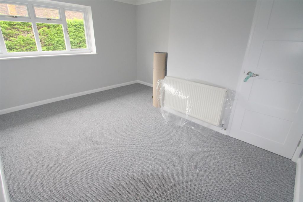 Property photo 2 of 7 Lounge.Jpg