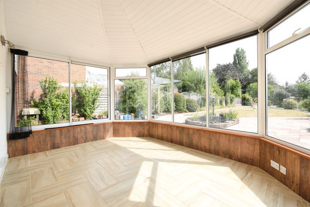 Property photo 3 of 27
