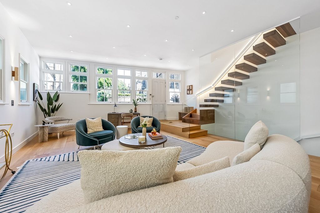 Property photo 1 of 14 Ground Floor