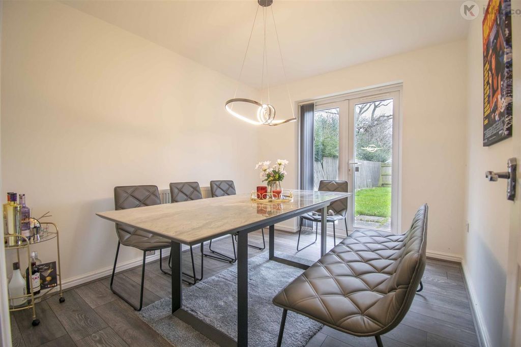 Property photo 3 of 14 Dining Room