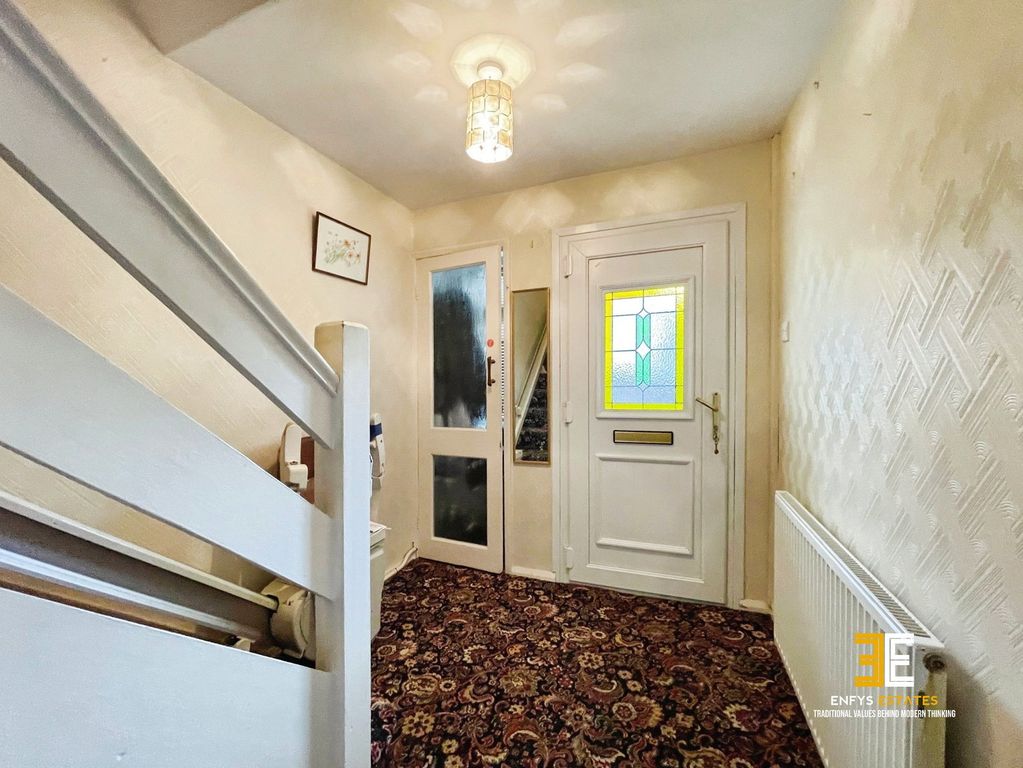 Property photo 3 of 28