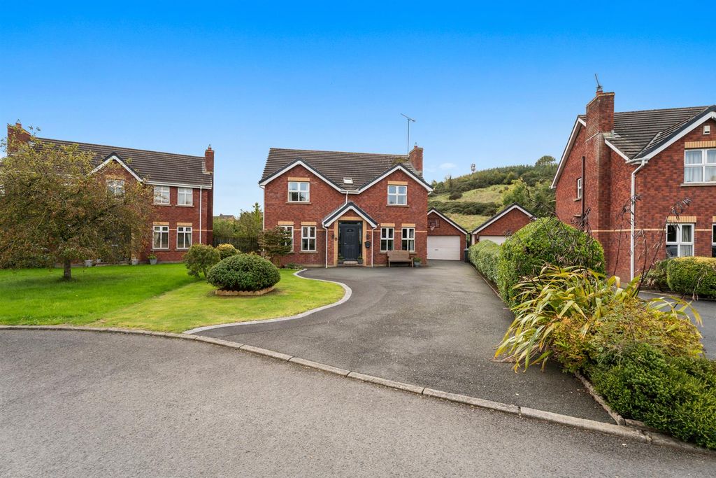 Property photo 2 of 44 63 Lord Moira Park 37.Jpg