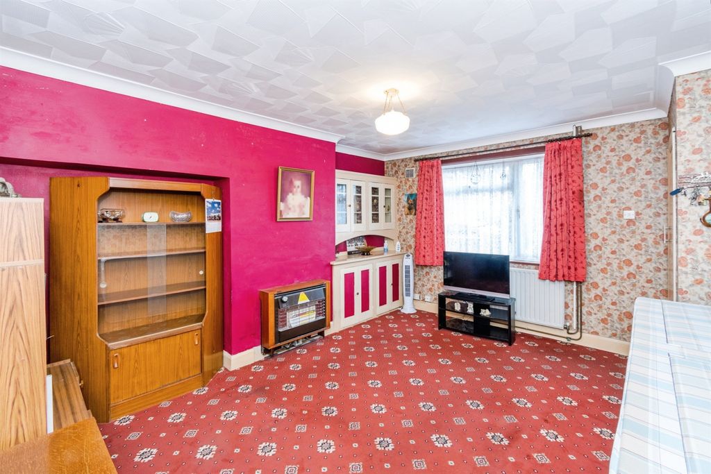 Property photo 2 of 15