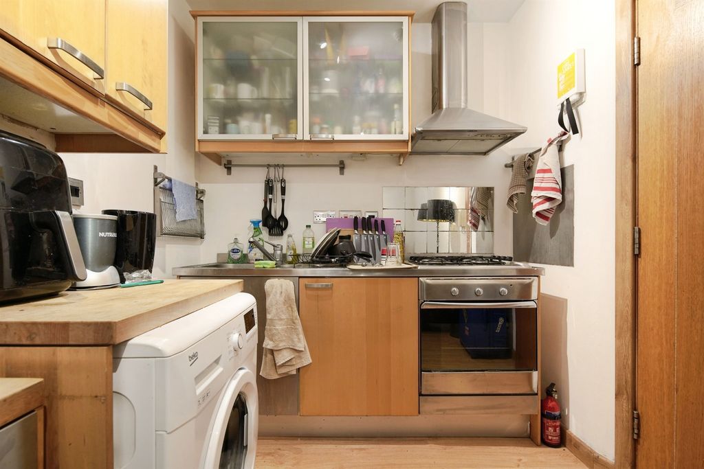 Property photo 3 of 11