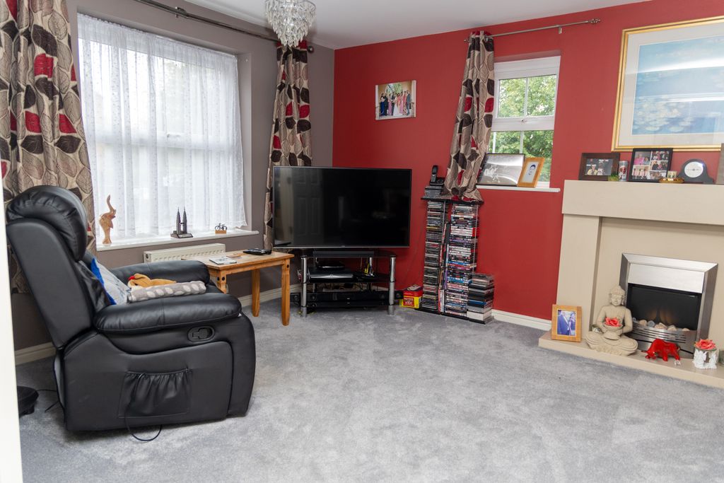 Property photo 2 of 24