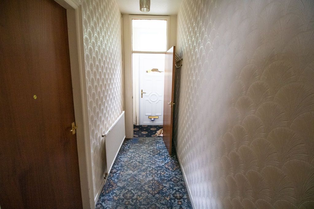 Property photo 2 of 13 Entrance Vestibule/Hallway