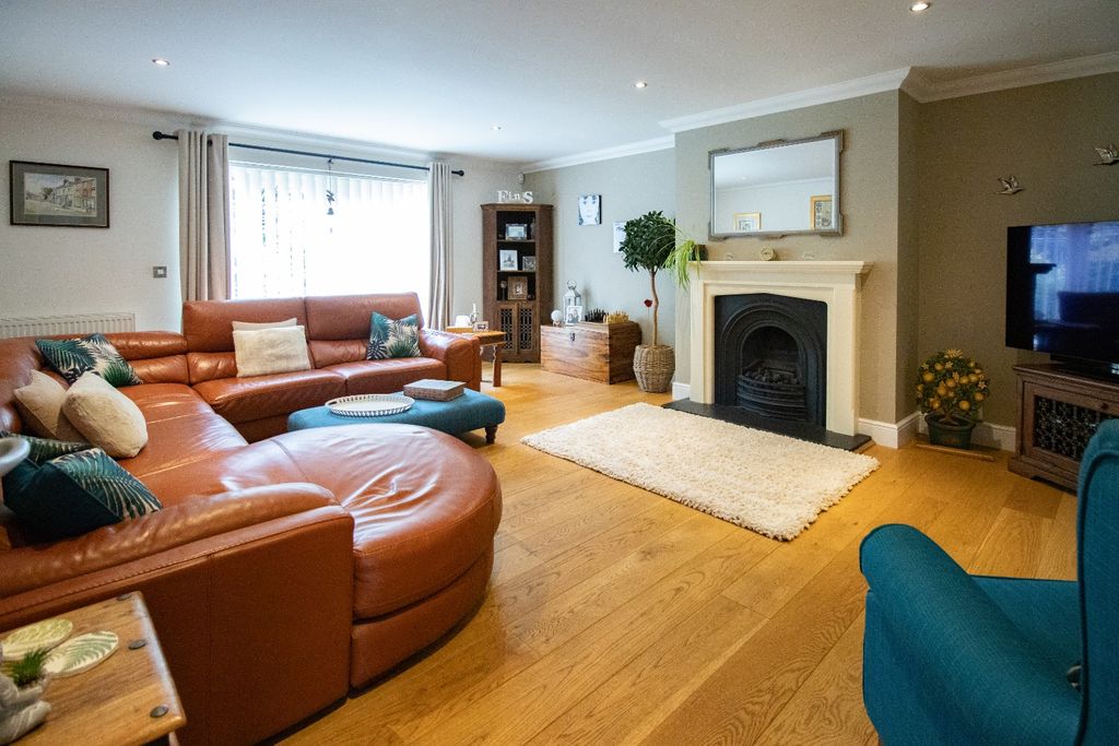 Property photo 3 of 28 3396007
