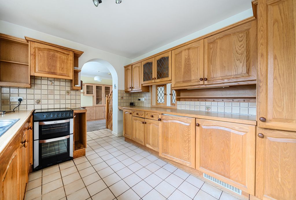 Property photo 2 of 21 1306788-10-68430d...