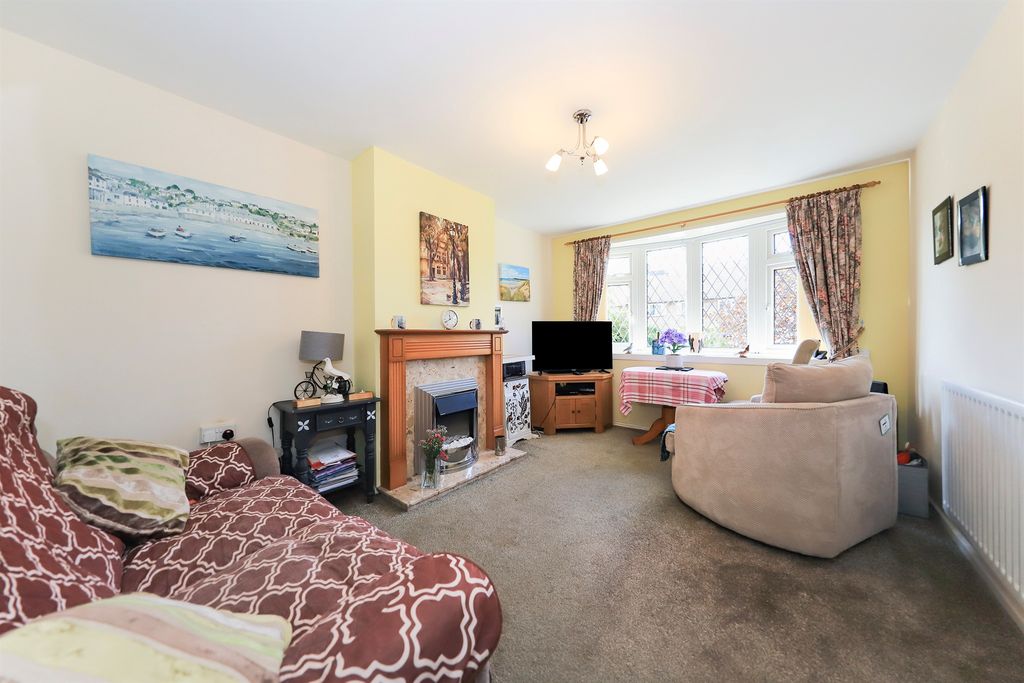 Property photo 3 of 13