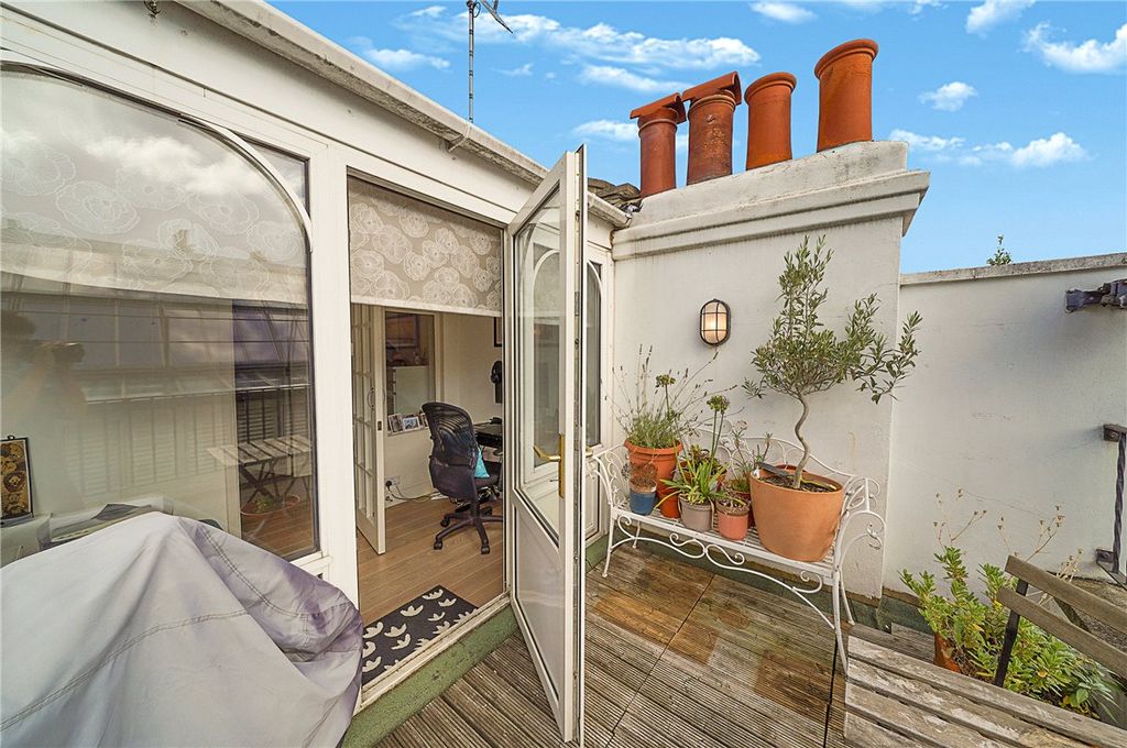 Property photo 3 of 15 Picture No. 05