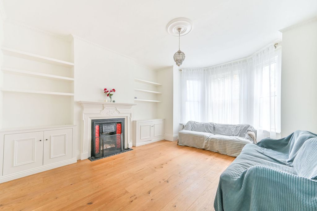 Property photo 1 of 11