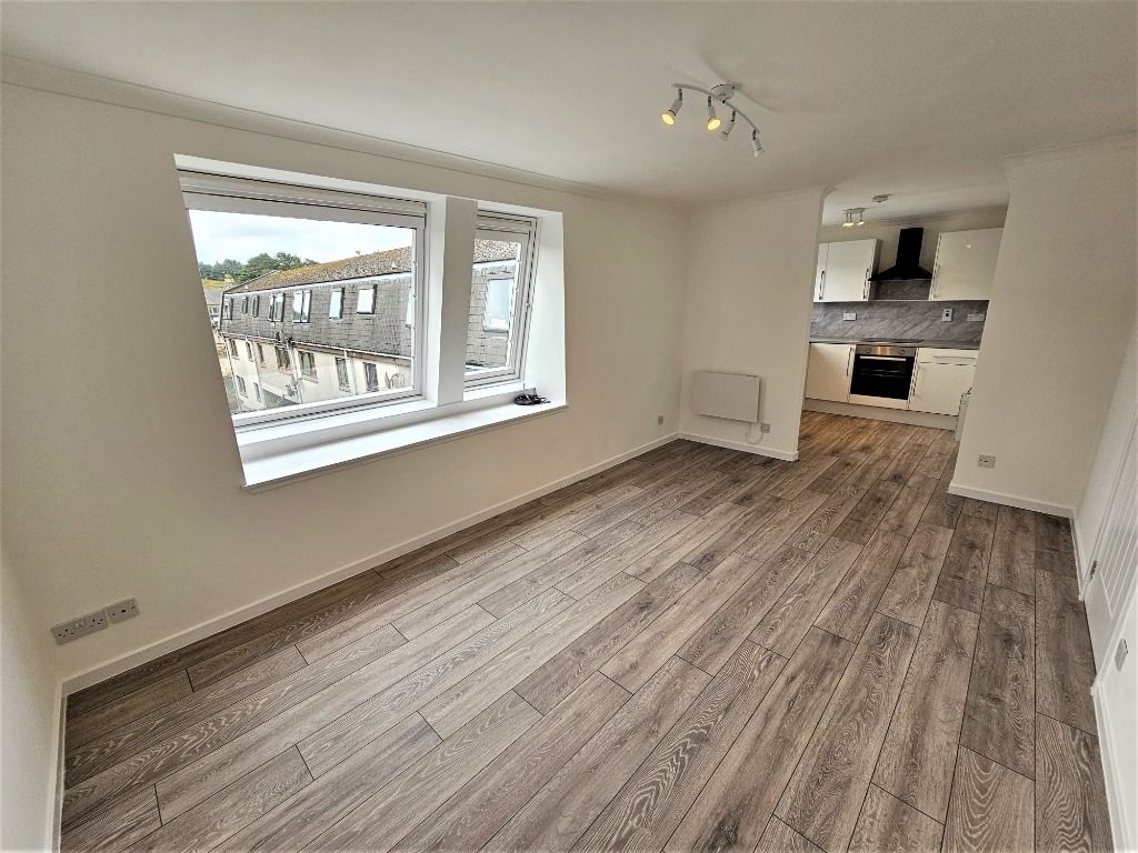 Property photo 3 of 8 Photo 3