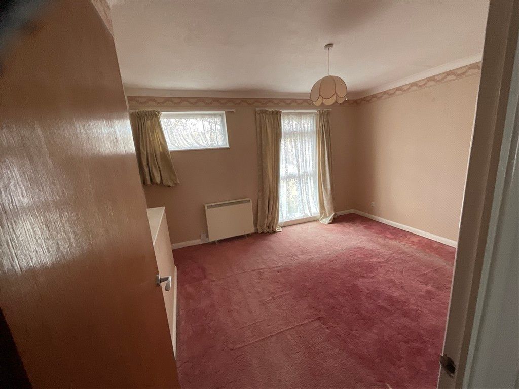 Property photo 3 of 6 Bedroom