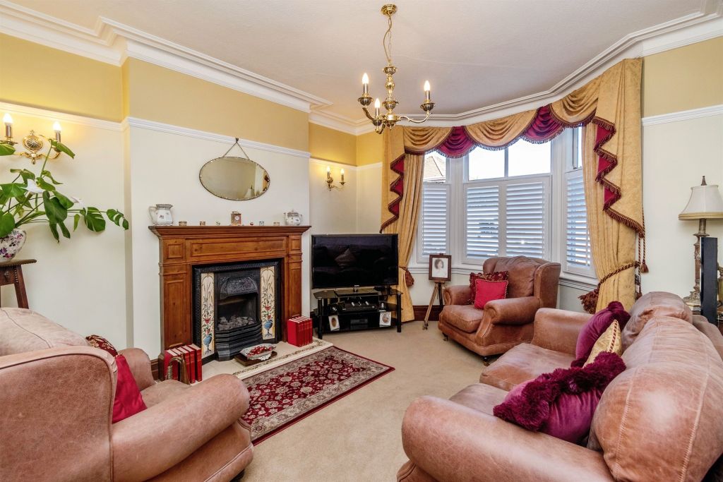 Property photo 2 of 22