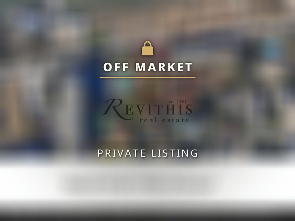 Property photo 1 of 3 Βίλα 330 Τ.Μ. Με Κήπο, 10 Βήματα Από Την Παραλία Στο Καβούρι