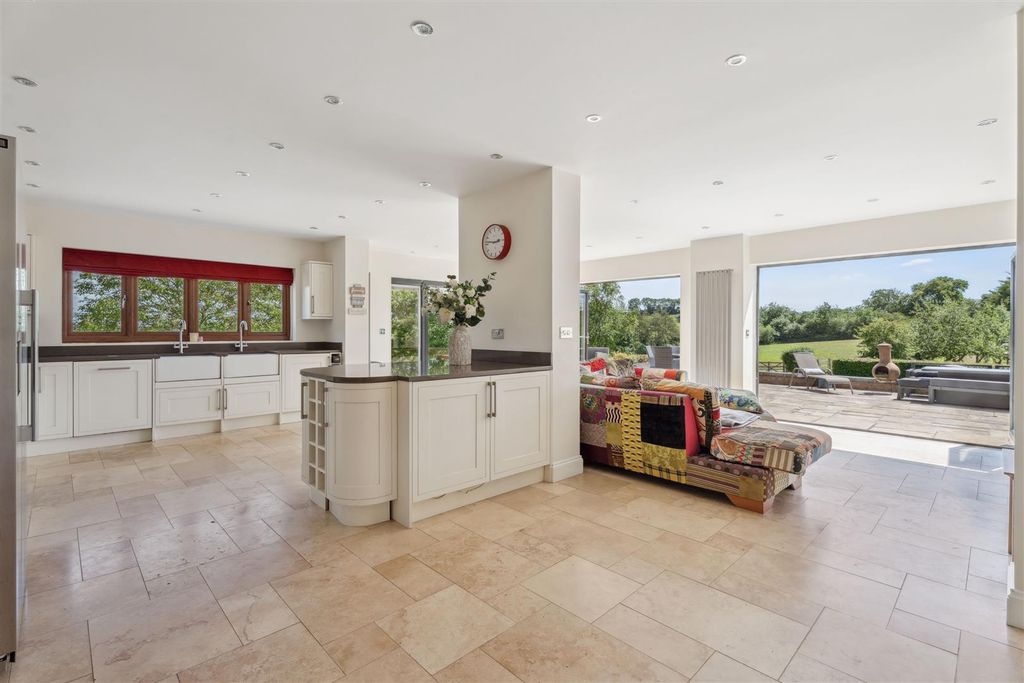 Property photo 2 of 59 Kitchen