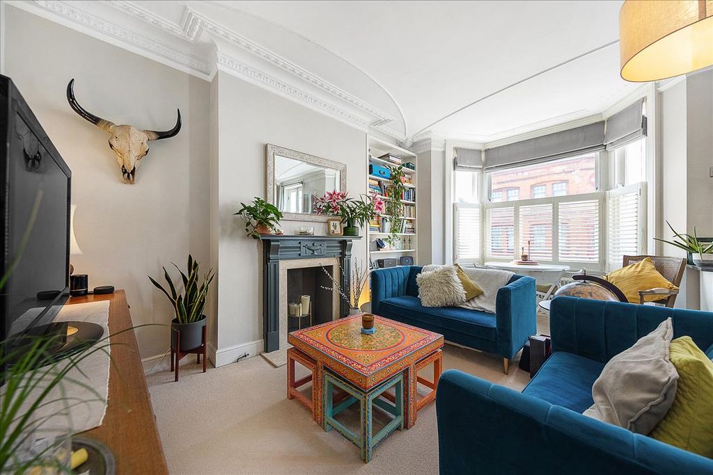Property photo 1 of 18