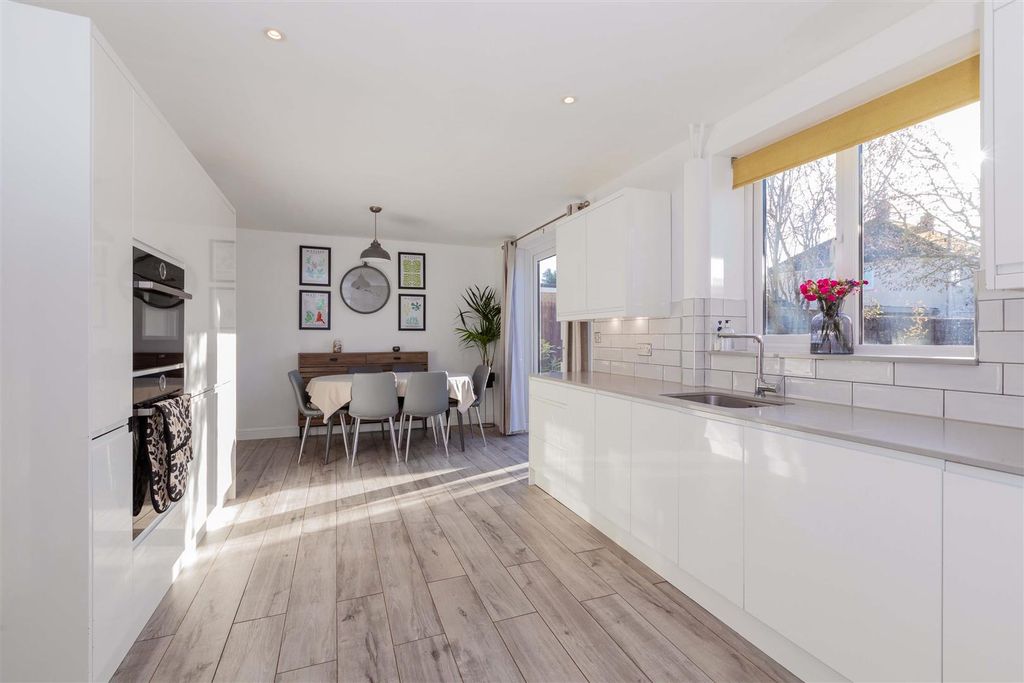 Property photo 3 of 19 13 Barnfield-11.Jpg