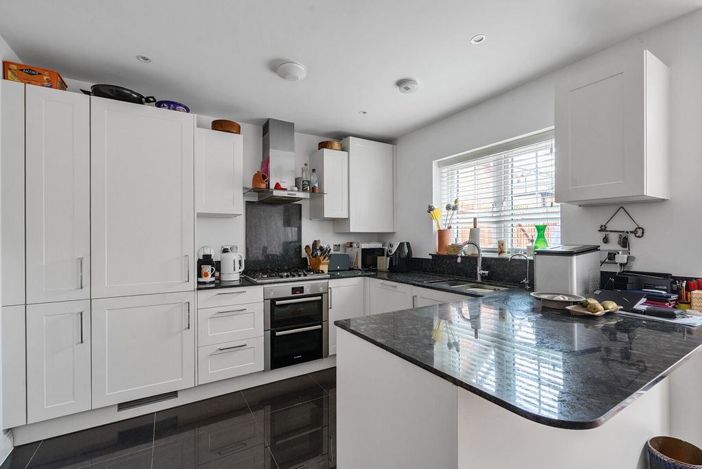 Property photo 2 of 21 1345293-9-68Aee17...