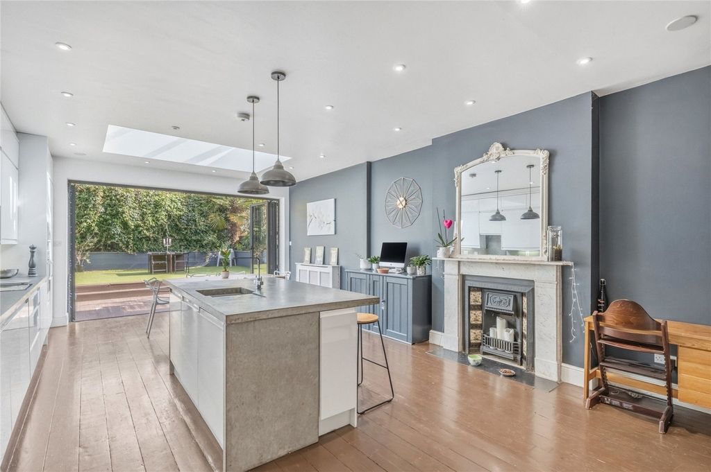 Property photo 1 of 17 Picture No. 04