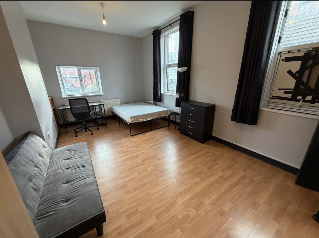 Property photo 3 of 3