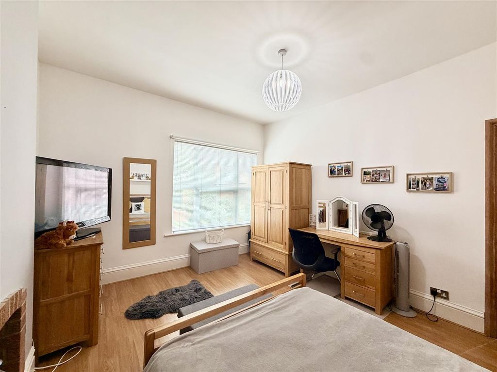Additional image 22 of 5 bed town house for saleHerrick Road, Loughborough LE11