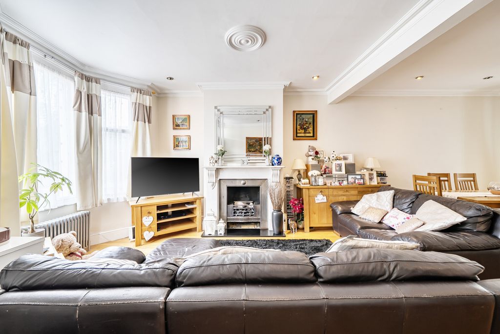 Property photo 3 of 18 1441448-2-69Da28c...