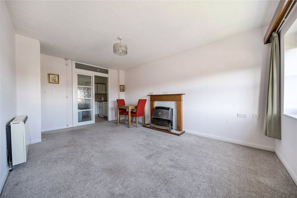 Property photo 2 of 17 Picture No. 35