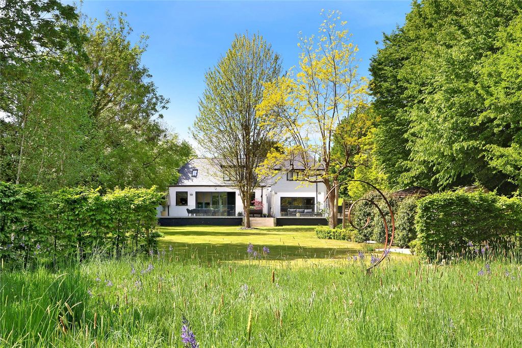 Property photo 2 of 27 Garden