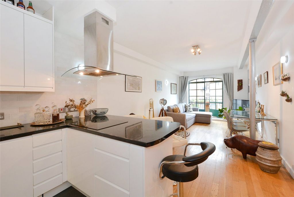 Property photo 3 of 19