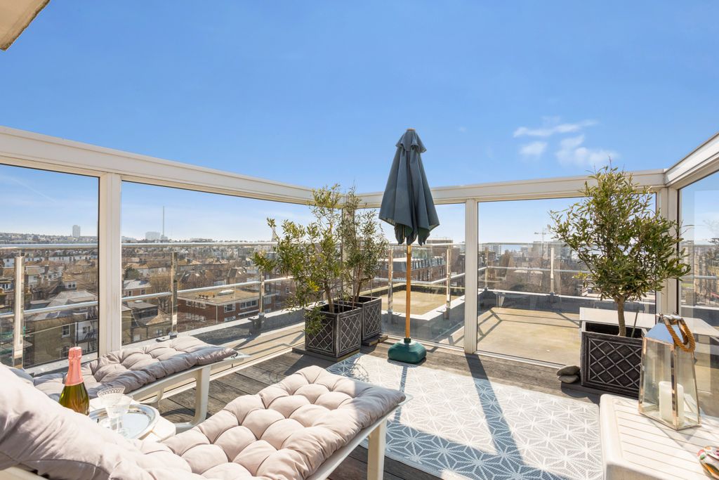 Property photo 1 of 31