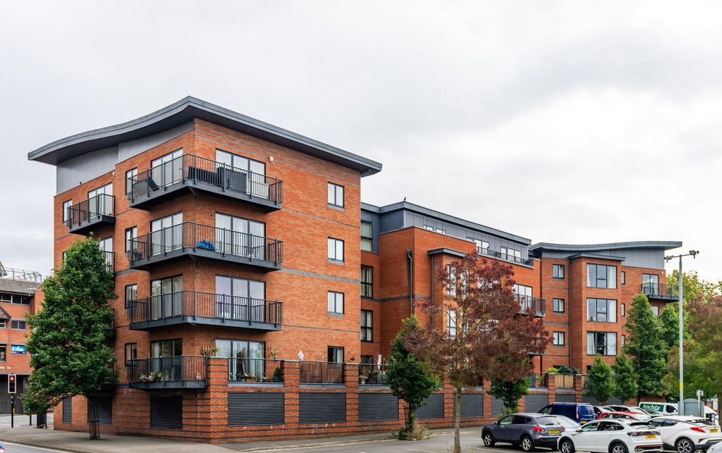 Property photo 1 of 41