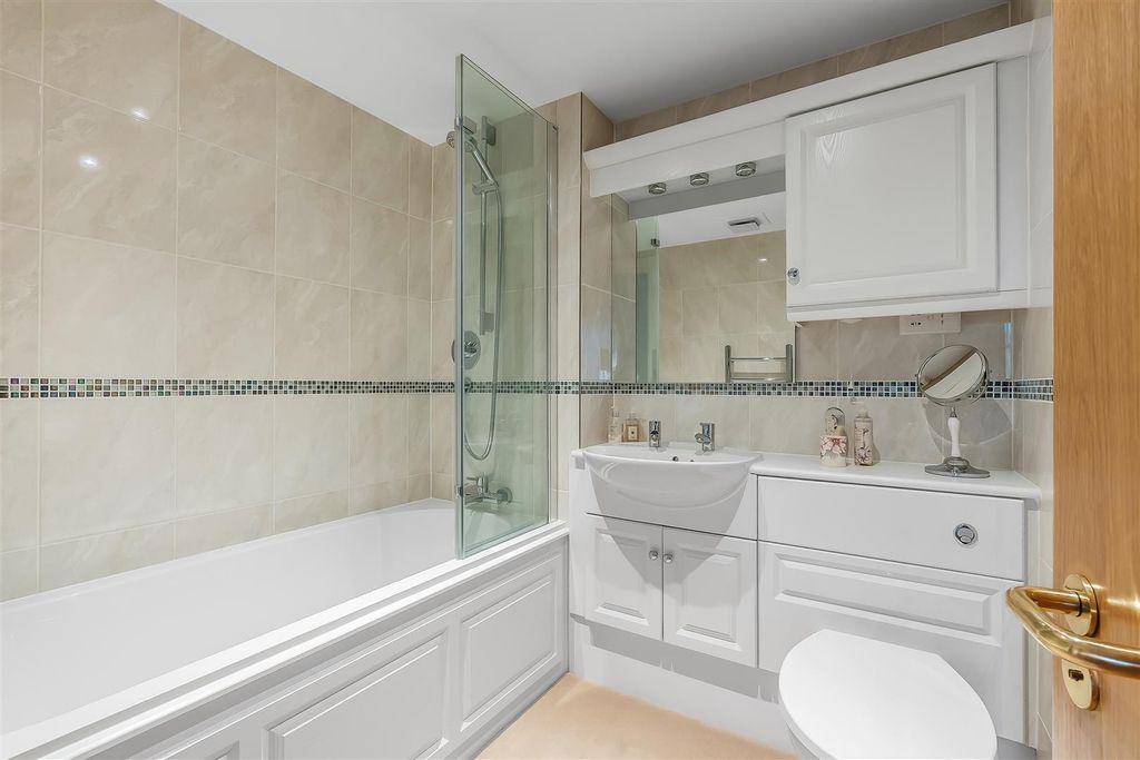 Additional image 13 of 2 bed flat for saleStation Road West, Oxted RH8